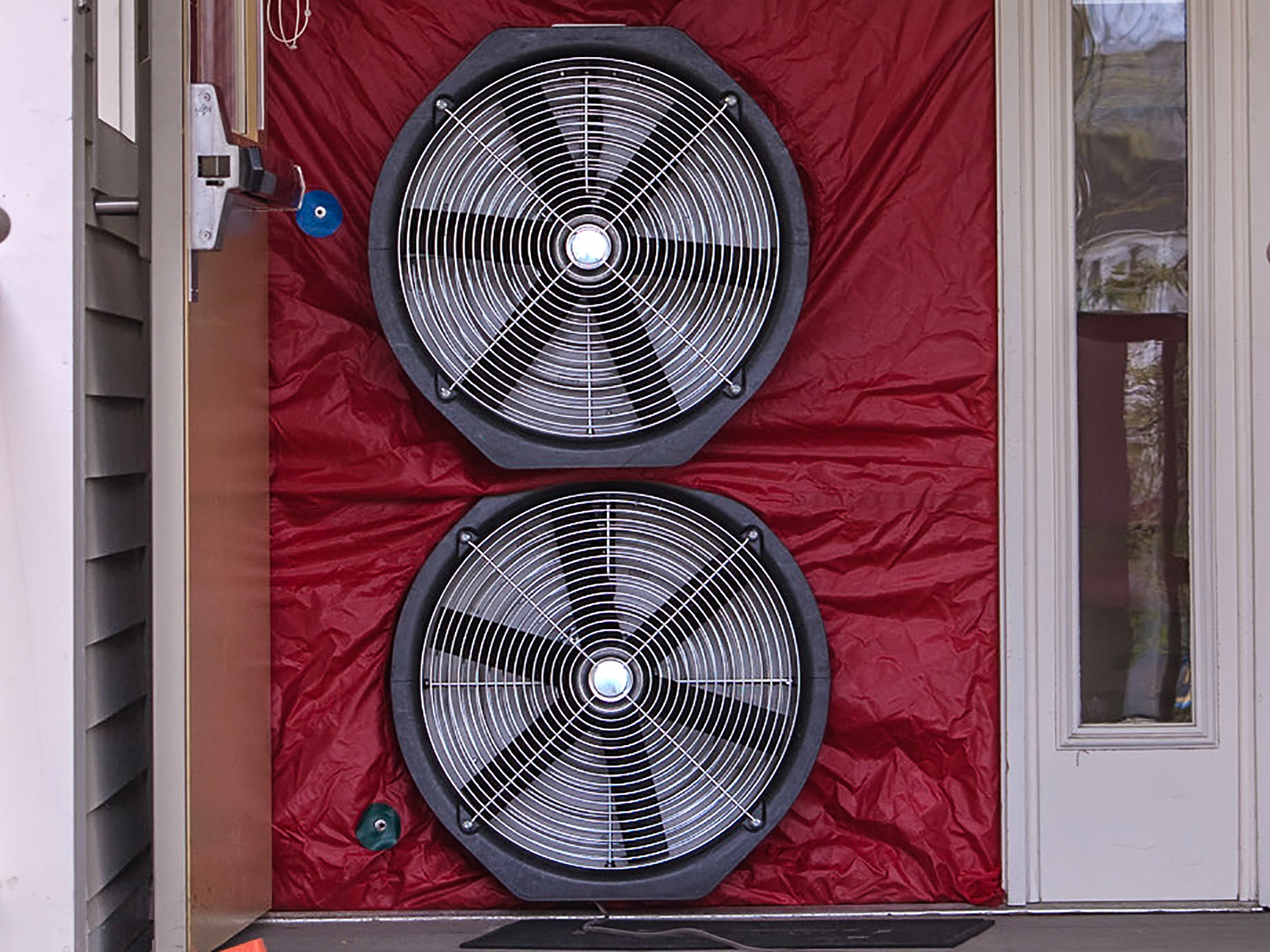 Blower door test in progress