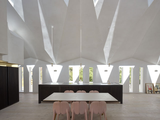 South London open plan living area. Photo Edmund Sumner